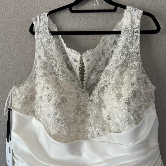 Plus Size Robin Jillian Bridal Button Lace Back Ruched Train New Wedding Dress - Picture 4 of 16